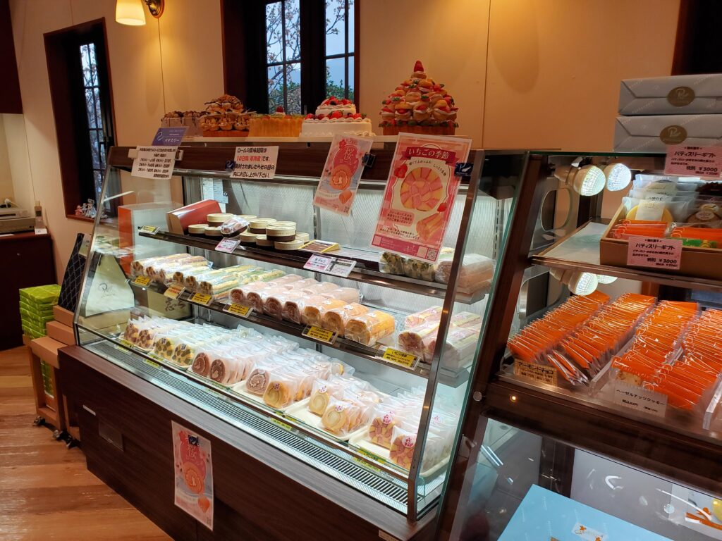 冨永松栄堂パティスリー店内6